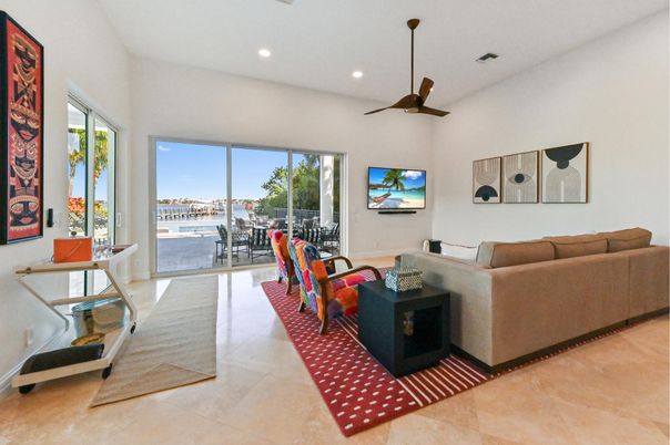 Interior, Living room, Recessed Lighting, Water