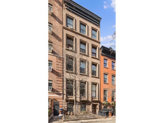 Exterior, Facade, Brick Facade, Rowhouse