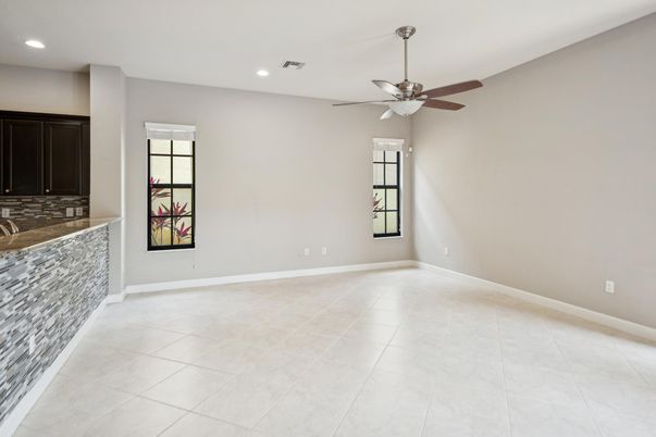 Empty room, Interior, Recessed Lighting