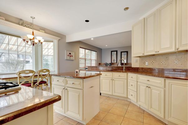 Chandelier, Dining room, Interior, Kitchen, Recessed Lighting