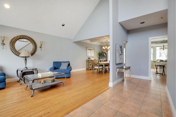 Chandelier, Dining room, Interior, Living room, Recessed Lighting, Wood Texture Flooring