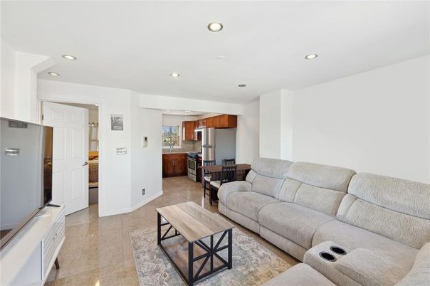 Interior, Kitchen, Living room, Recessed Lighting, Stainless Steel Appliances