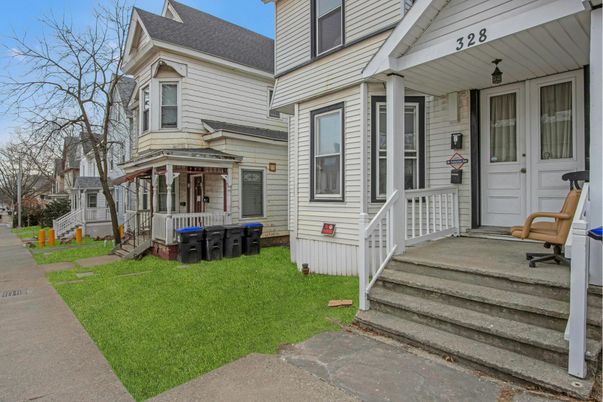 Backyard, Exterior, Facade, Queen Anne Victorian