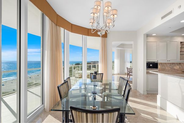 Chandelier, Dining room, Interior, Recessed Lighting, Water