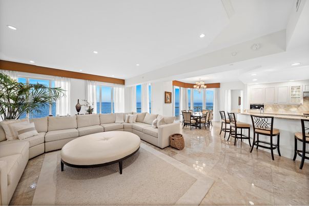 Chandelier, Dining room, Interior, Kitchen, Living room, Recessed Lighting, Water
