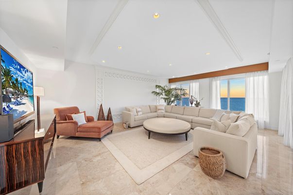 Interior, Living room, Recessed Lighting, Water