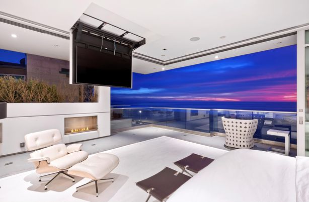 Fireplace, Interior, Recessed Lighting, Water