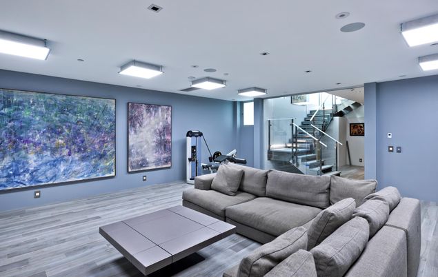 Fitness Equipment, Interior, Living room, Recessed Lighting, Wood Texture Flooring