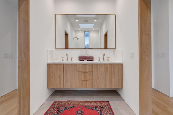 Bathroom, Dual Sink Vanities, Interior, Recessed Lighting