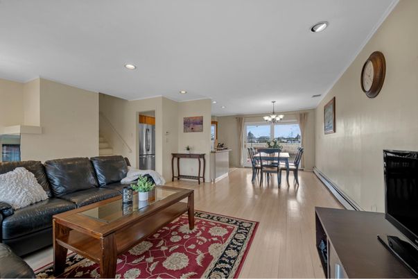 Chandelier, Dining room, Interior, Kitchen, Living room, Recessed Lighting, Wood Texture Flooring