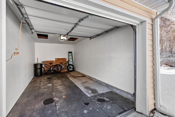 Garage, Interior