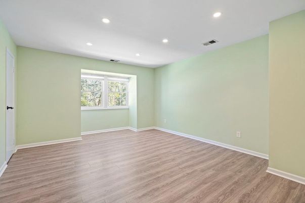 Empty room, Interior, Recessed Lighting, Wood Texture Flooring