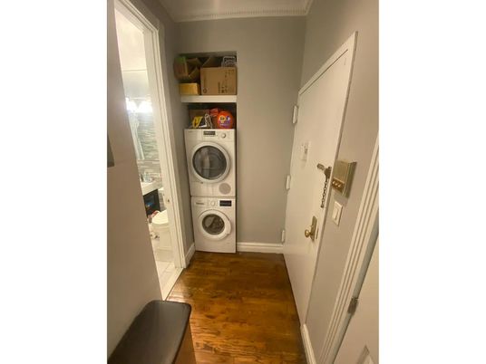 Interior, Utility Closets, Washer, Wood Texture Flooring