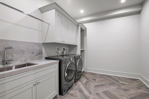 Interior, Recessed Lighting, Washer, Wood Texture Flooring