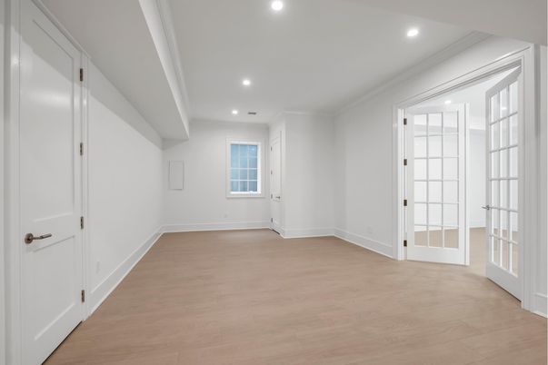 Empty room, Interior, Recessed Lighting, Wood Texture Flooring