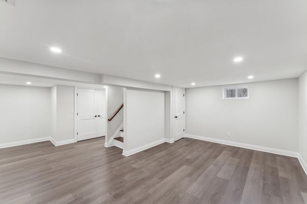 Empty room, Interior, Recessed Lighting, Wood Texture Flooring