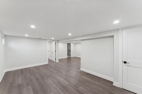Empty room, Interior, Recessed Lighting, Wood Texture Flooring