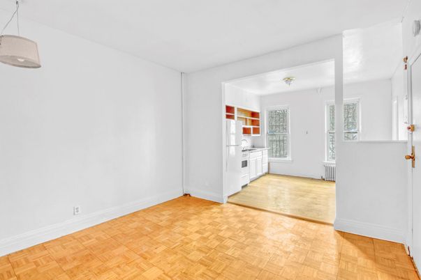 Empty room, Interior, Pendant Lights, Wood Texture Flooring