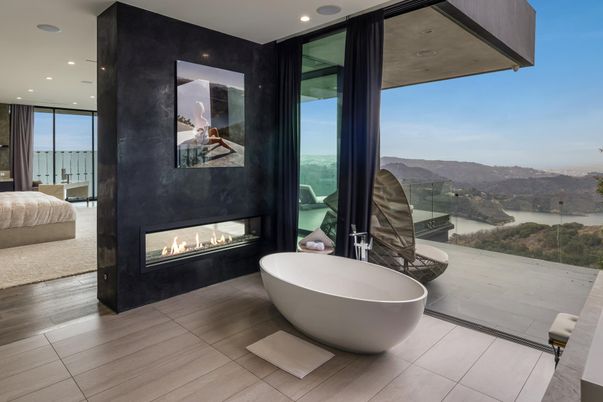 Bathroom, Fireplace, Free Standing Baths, Interior, Recessed Lighting
