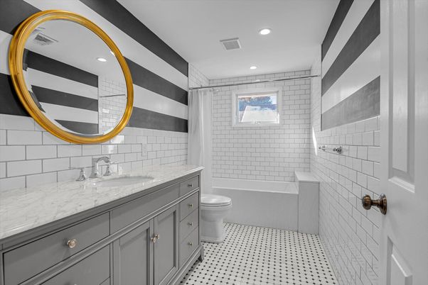 Bathroom, Interior, Recessed Lighting