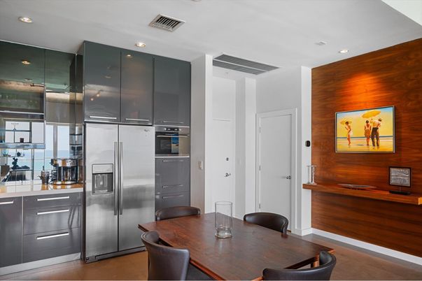 Dining room, Interior, Kitchen, Recessed Lighting, Stainless Steel Appliances