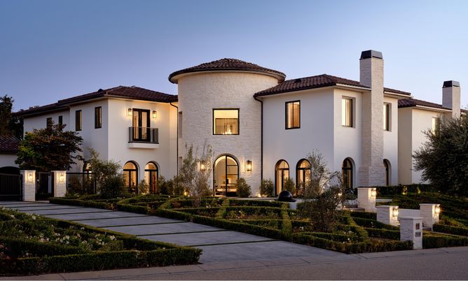 Backyard, Exterior, Facade, Mediterranean