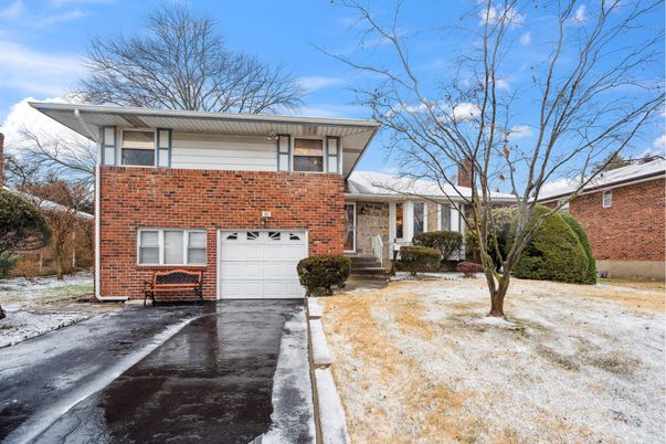 Attached, Exterior, Facade, Brick Facade, Split Level