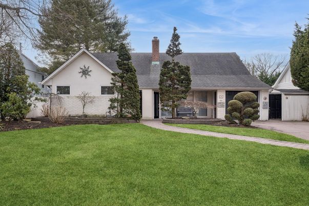 Backyard, Exterior, Facade, Cape Cod