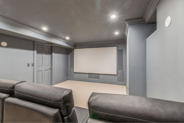 Interior, Projection Screen, Recessed Lighting, Theatre Room