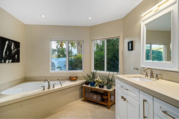 Bathroom, Interior, Recessed Lighting