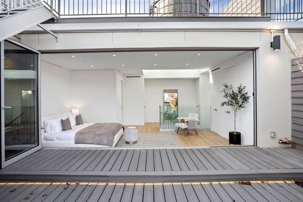 Bedroom, Exterior