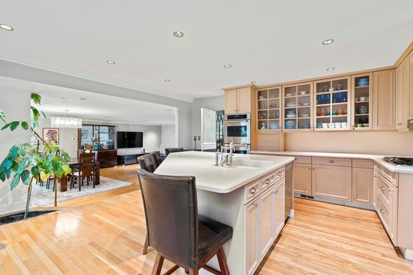 Chandelier, Dining room, Interior, Kitchen, Recessed Lighting, Stainless Steel Appliances, Wood Texture Flooring