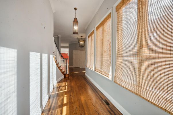 Interior, Pendant Lights, Wood Texture Flooring
