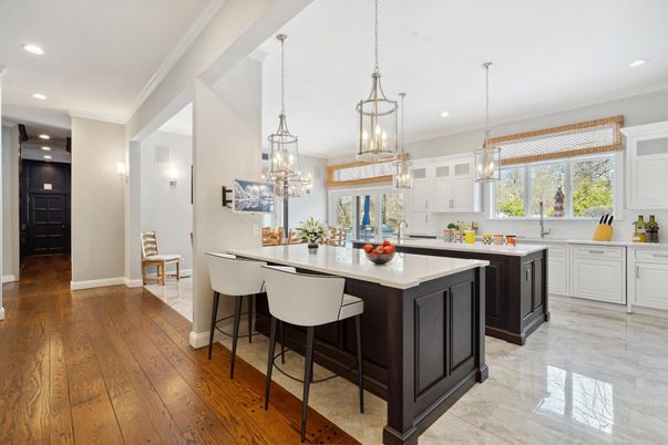 Dining room, Interior, Kitchen, Pendant Lights, Recessed Lighting, Wood Texture Flooring