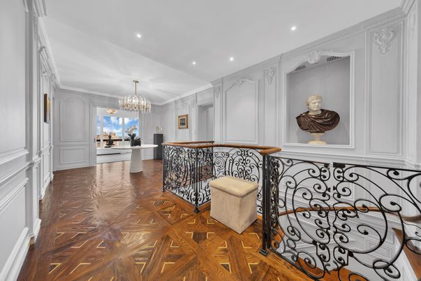 Chandelier, Dining room, Interior, Recessed Lighting, Wood Texture Flooring