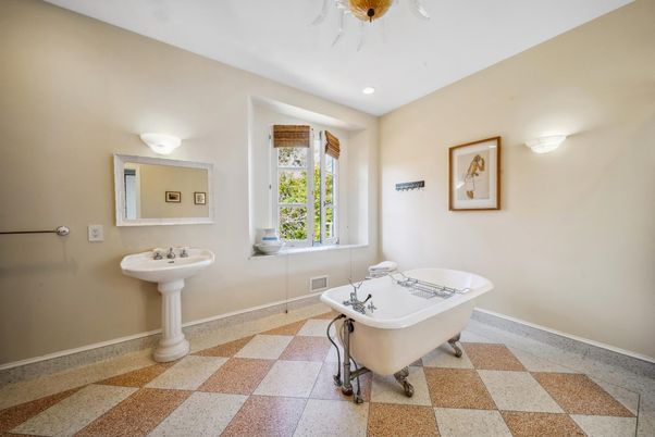 Bathroom, Free Standing Baths, Interior, Recessed Lighting