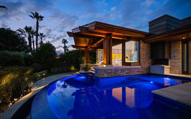 Exterior, Pool