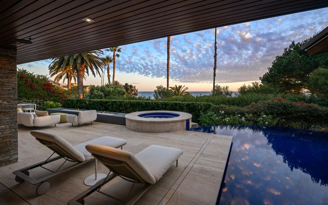 Exterior, Pool, Water