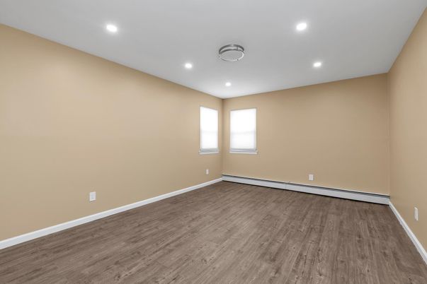Empty room, Interior, Recessed Lighting, Wood Texture Flooring