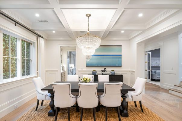 Chandelier, Dining room, Interior, Recessed Lighting, Wood Texture Flooring