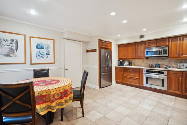 Dining room, Interior, Kitchen, Recessed Lighting, Stainless Steel Appliances