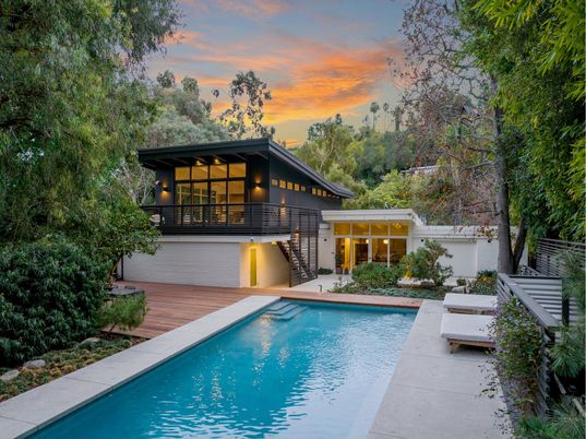 Exterior, Pool
