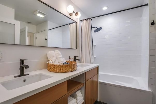Bathroom, Interior, Recessed Lighting
