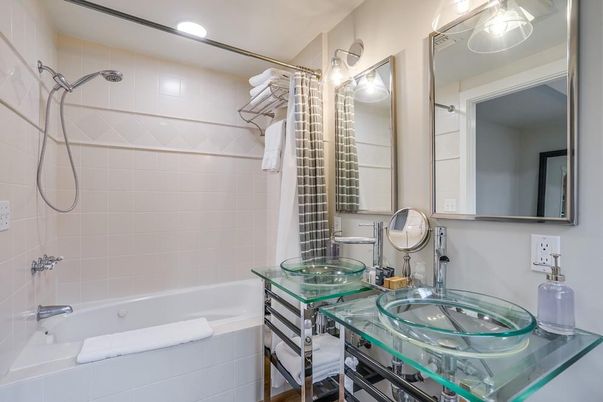 Bathroom, Interior, Recessed Lighting