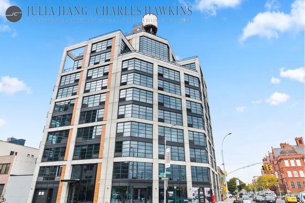 Exterior, Facade, Highrise
