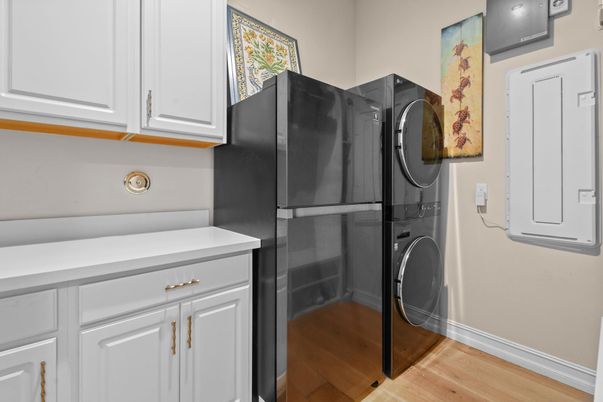 Interior, Kitchen, Utility Closets, Washer, Wood Texture Flooring