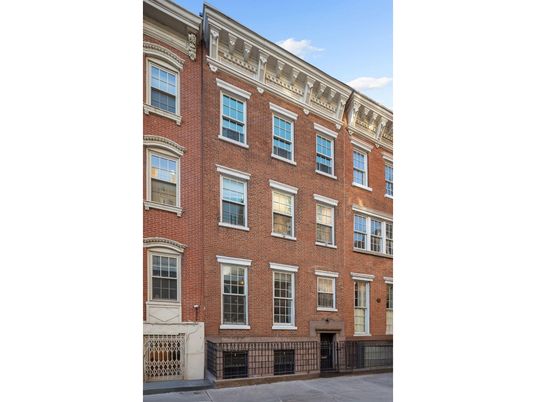 Exterior, Facade, Brick Facade, Rowhouse
