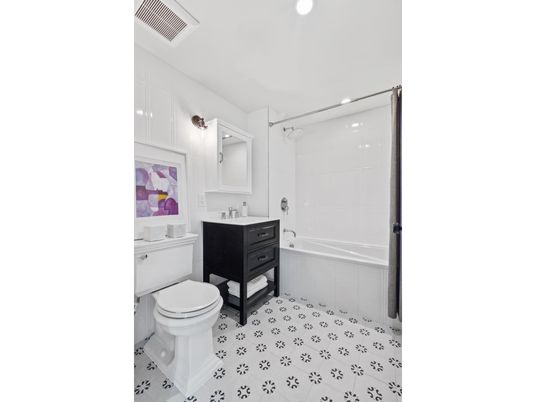 Bathroom, Interior, Recessed Lighting