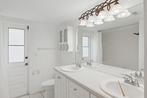 Bathroom, Dual Sink Vanities, Interior
