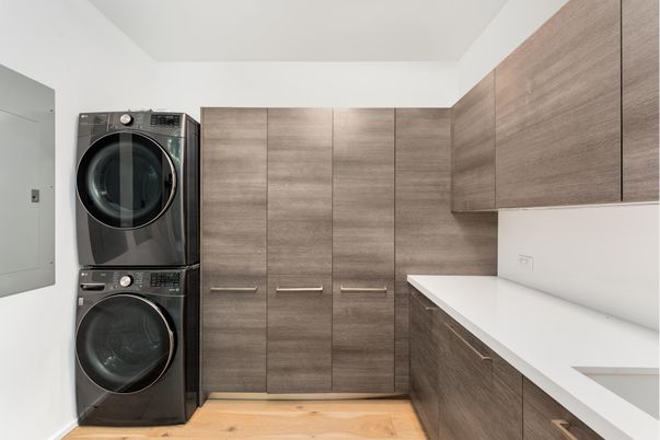Interior, Utility Closets, Washer, Wood Texture Flooring